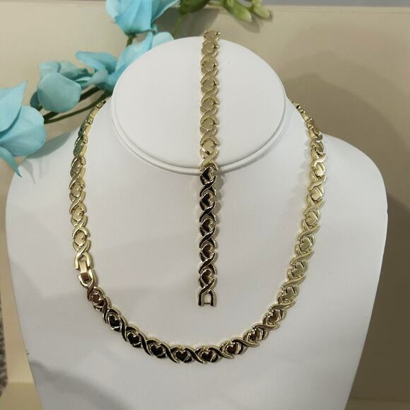 18K Gold Plated XP Hugs Kisses XOXO Necklace Bracelet Set Oro Laminado - Picture 2 of 10